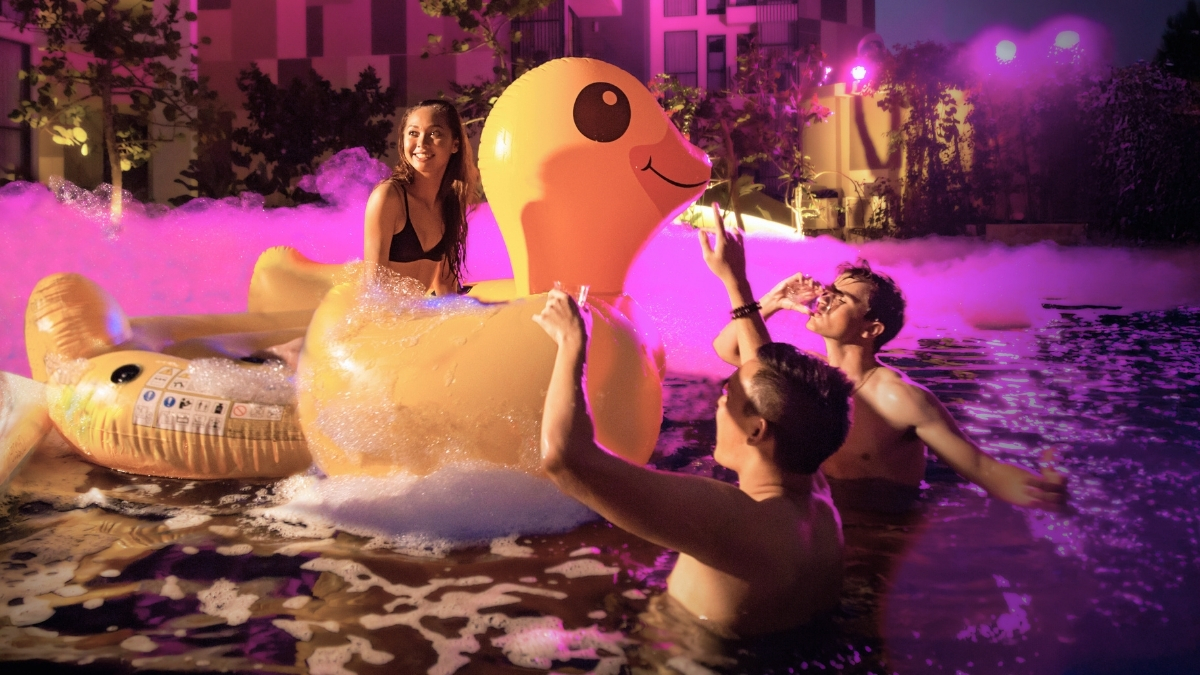 Are you ready to splash, dance and go all out this Songkran? Foam-filled fun, live DJ beats and dazzling cabaret shows set the vibe, with bold bites, refreshing drinks and a poolside crowd ready to celebrate loud, wet and unforgettable.