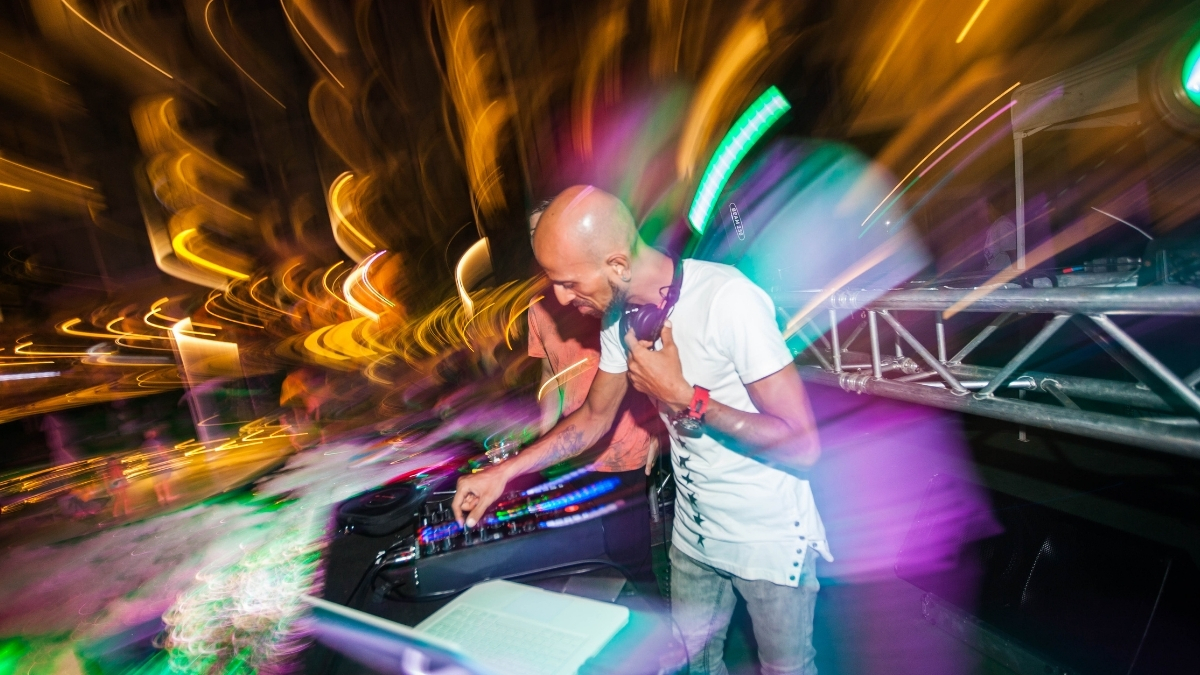 Are you ready to splash, dance and go all out this Songkran? Foam-filled fun, live DJ beats and dazzling cabaret shows set the vibe, with bold bites, refreshing drinks and a poolside crowd ready to celebrate loud, wet and unforgettable.